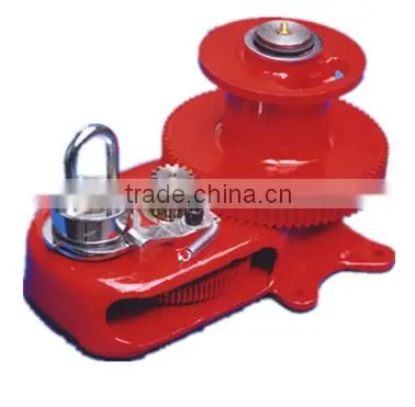 Small manual winch