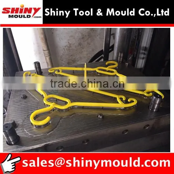 2 cavities clothes hanger mould
