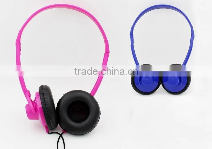 lightweight hot sale low price smartphone rotate headphone