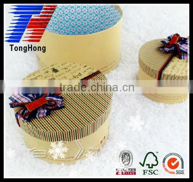 purple heart-shaped cardboard gift box