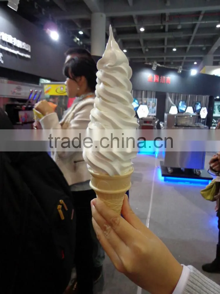 Desktop soft ice cream machine with 1 flavor