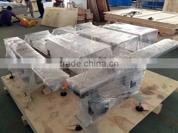 L-shape drinking straw gathering machine