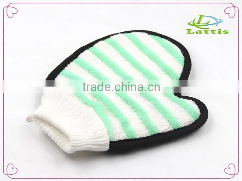 the newest fashion exfoliating bath gloves with pink color
