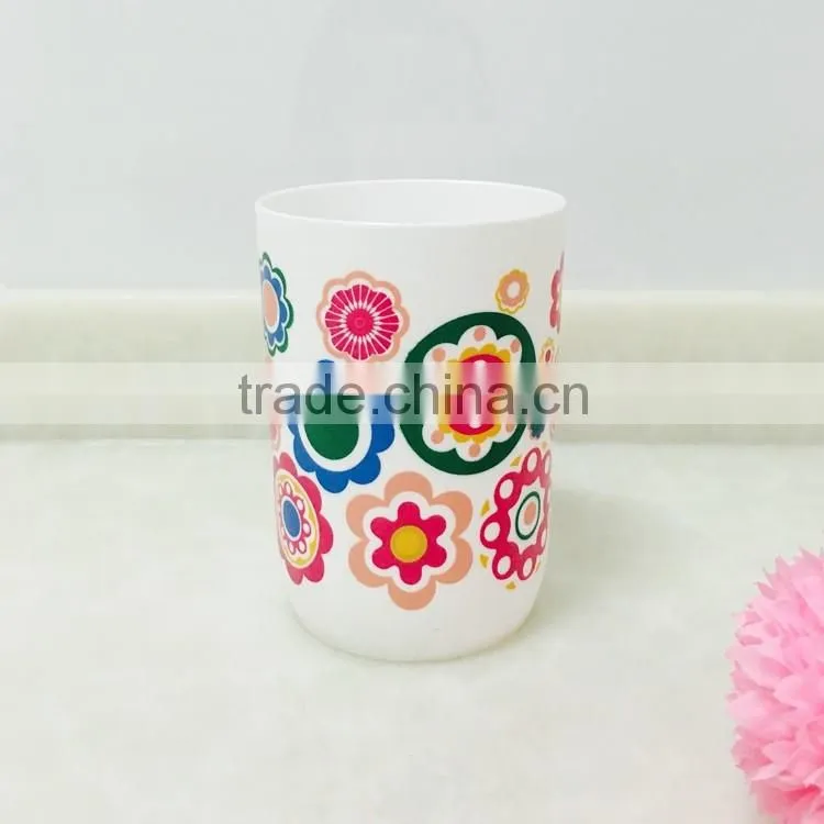 Leaf and flower printed plastic cup for bathroom