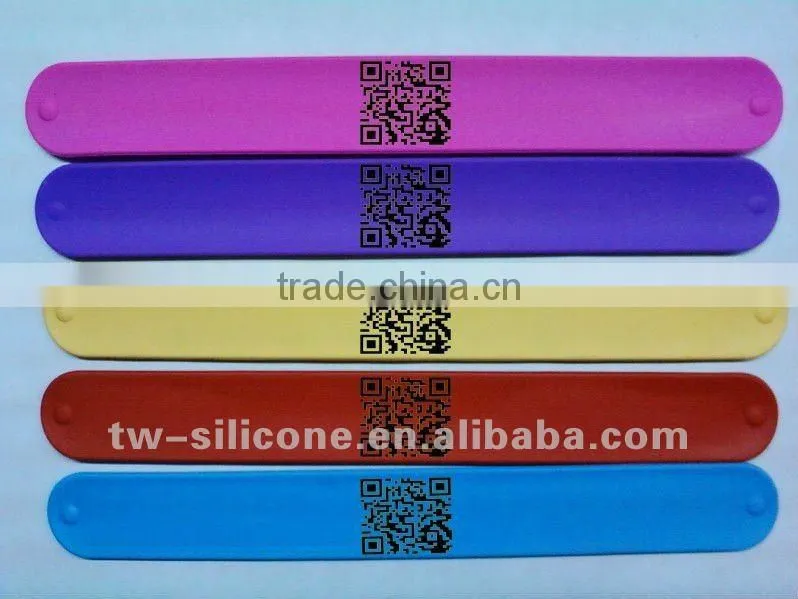 Christmas promotional cheap smart silicon bracelet with custom logo