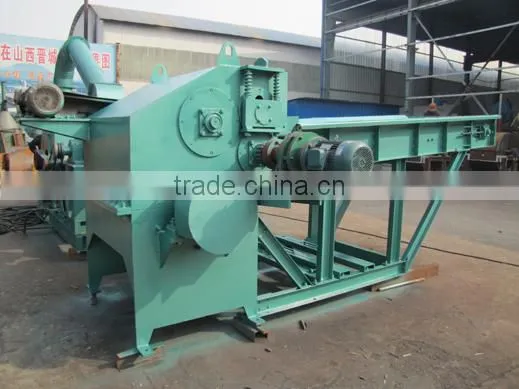 Industrial wood shredder for waste wood
