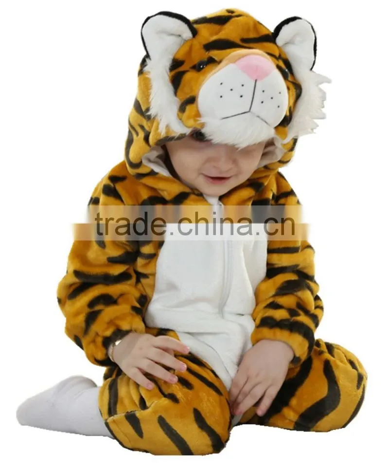 2017 new arrival Wholesale hot sale christmas tiger sleep wear eco-friendly baby clothes cheap kids set christmas pajamas family