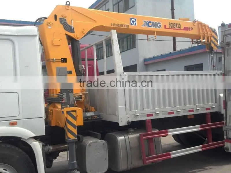 HOWO 8T truck mouted crane