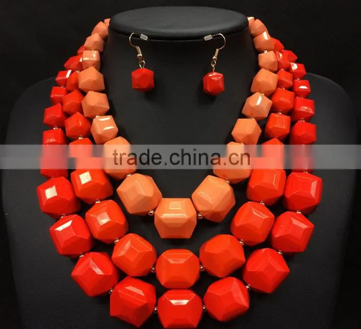 2016 latest design heavy acrylic necklace set multilayer bulk necklace set
