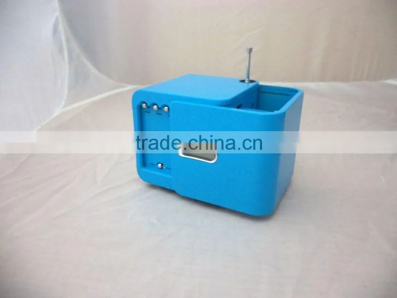 Cube Shape Digital Tuning FM Radio Slip Door to turn on the radio