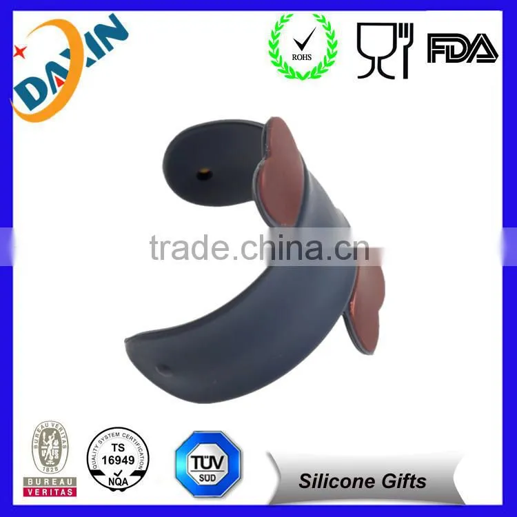 hot selling high quality cute silicone phone stand&silicone suckers