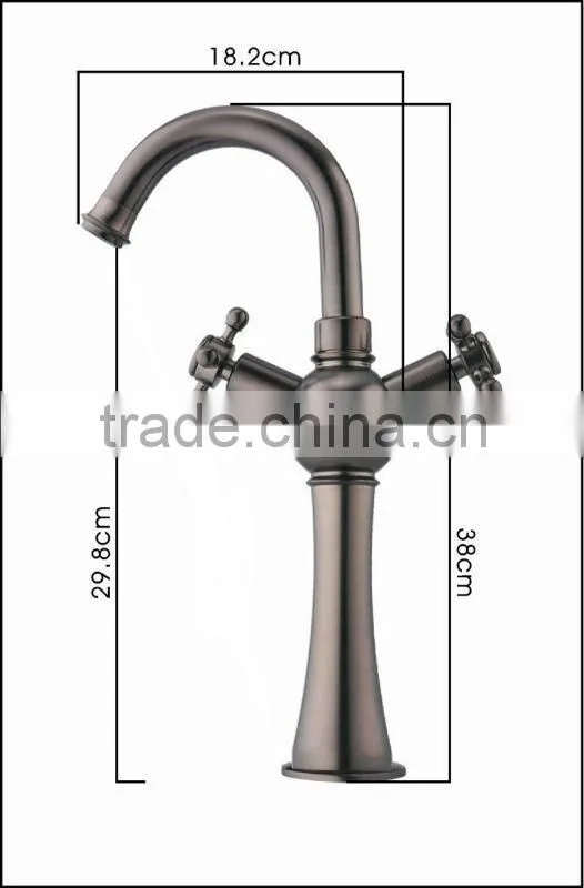 Two Handles Antigue Bronze Solid Brass Basin Faucet QH1808B