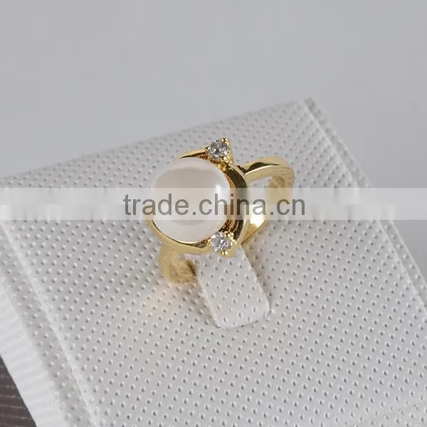 High quality fashion jewelry gold wedding peal ring enagement ring