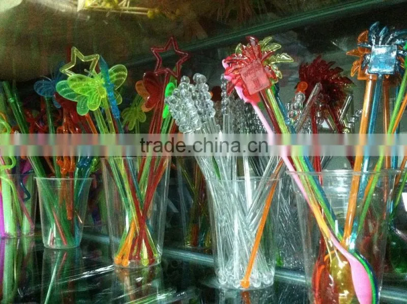 Disposable cocktail stirrer with different colors and shape plastic cutter and fork
