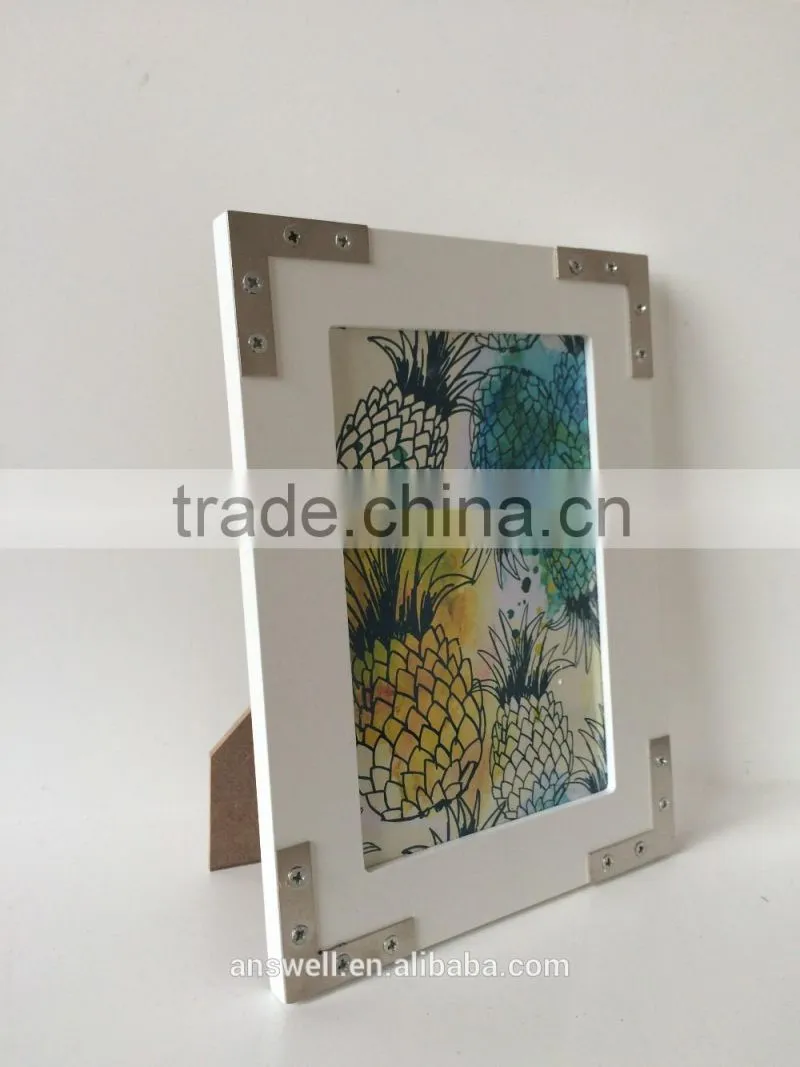 2016 new style wooden photo frame with metal corners for decorative