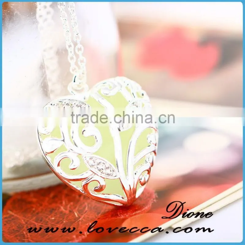 Silver glowing necklace Hollow glow in the dark heart pendant luminous necklace