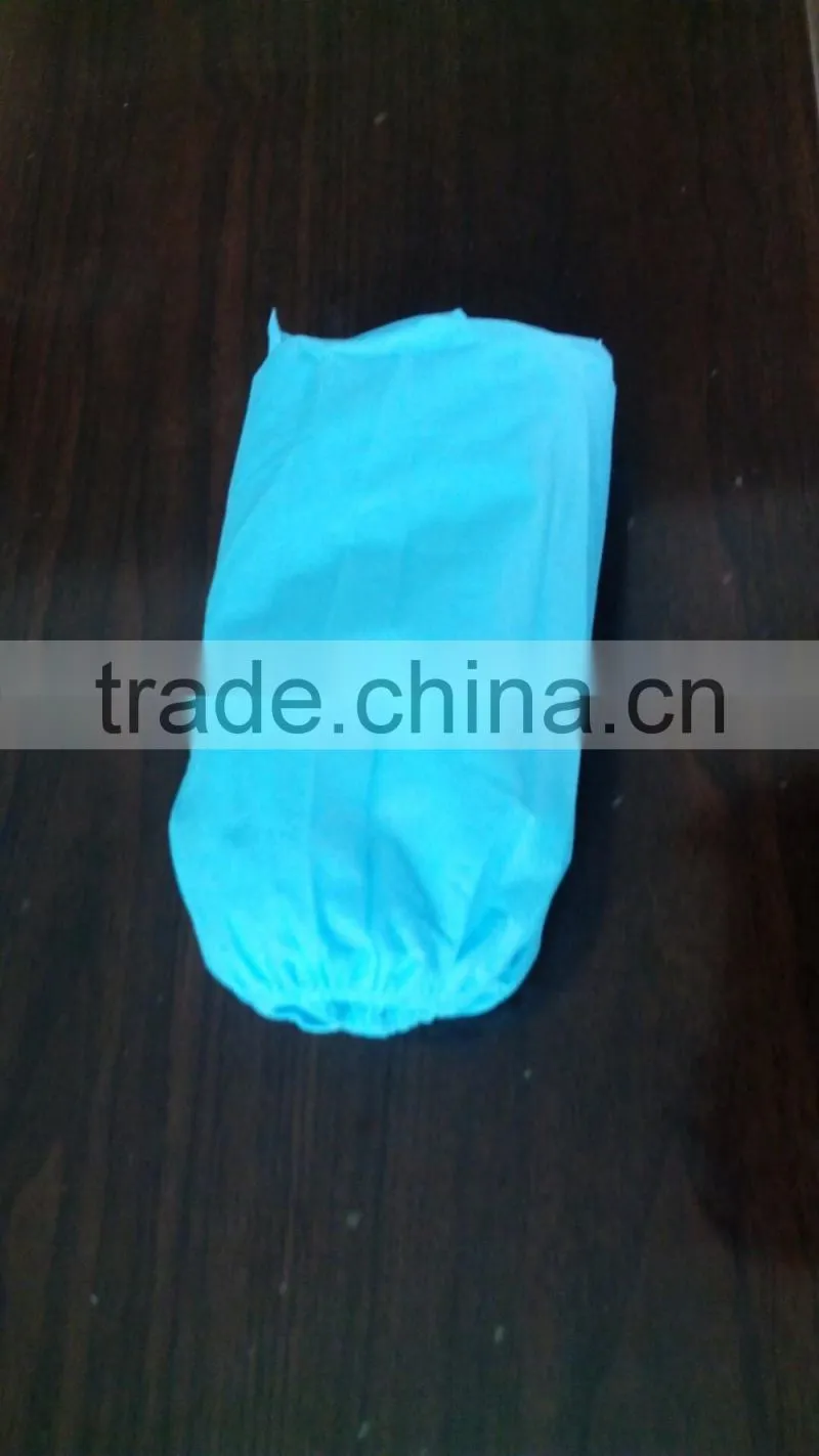 Disposable nonwoven shoe cover