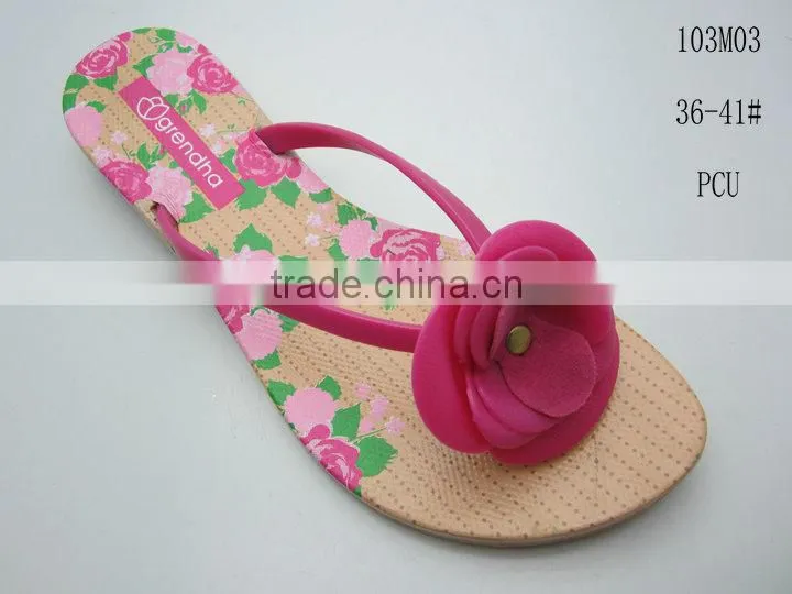 2014 Hot Selling and Fashion PCU Women Flipflops with Various Colors