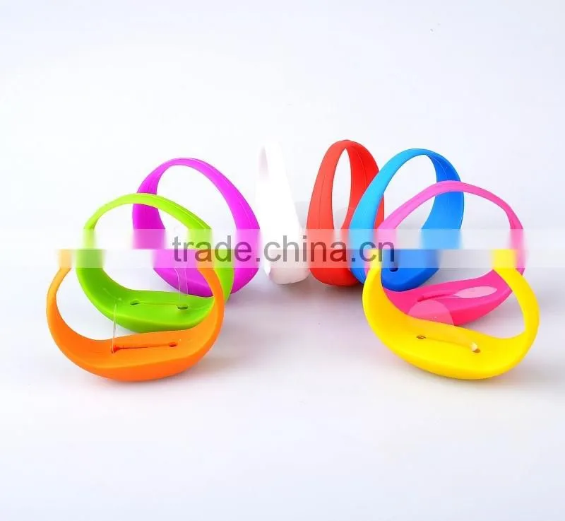2016 personalized motion activated light up custom led bracelet