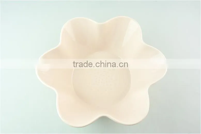 Stocklot light yellow glaze Flower shape ceramic bakeware