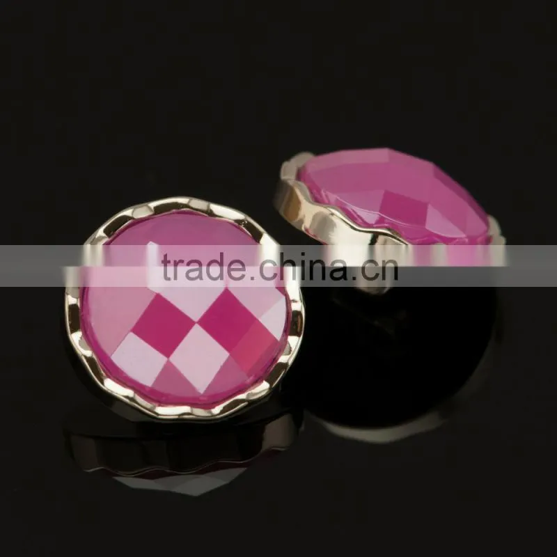 Taiwan Designer All Types of Shank Type Button for Garment