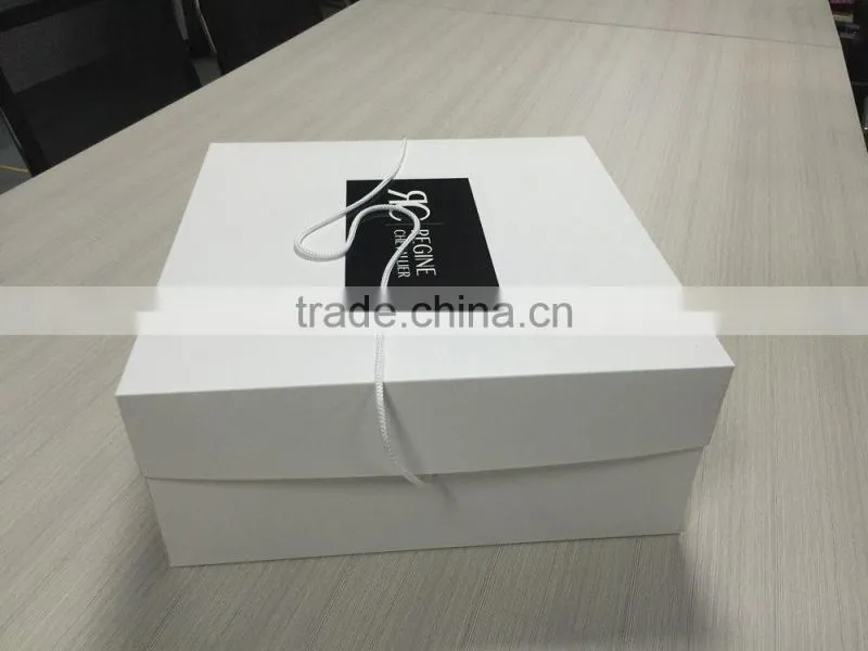 Luxury clothing packaging paper box, custom printed wholesale apparel boxes