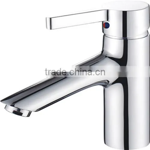 Cheap brass bathroom faucet ceramic sanitary ware