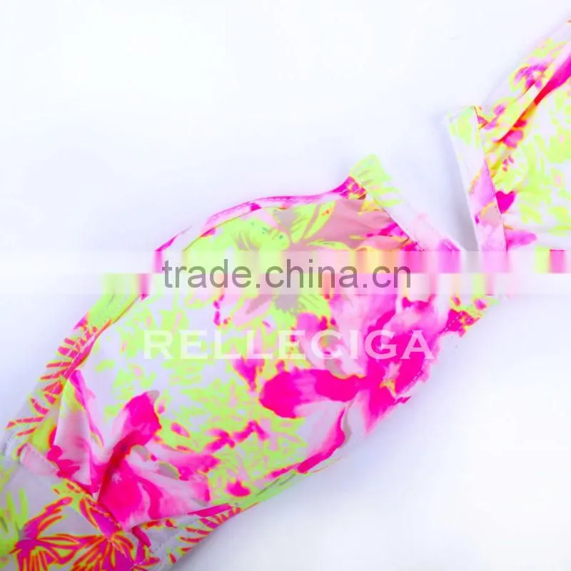 RELLECIGA Full-Lined High Contrast Floral Blooming Pattern Bandeau Bikini Swimwear with Front V