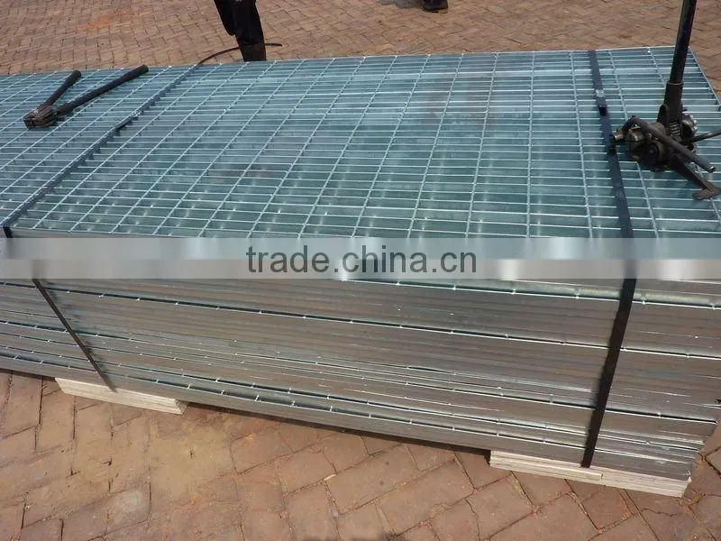 Steel grating