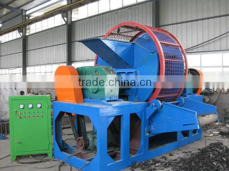 Waste tire recycling machine