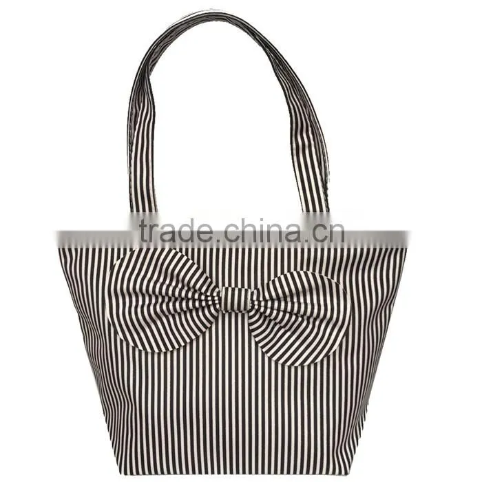 2016 fancy beautiful hot selling korean velvet women ladies cosmetic bag factory