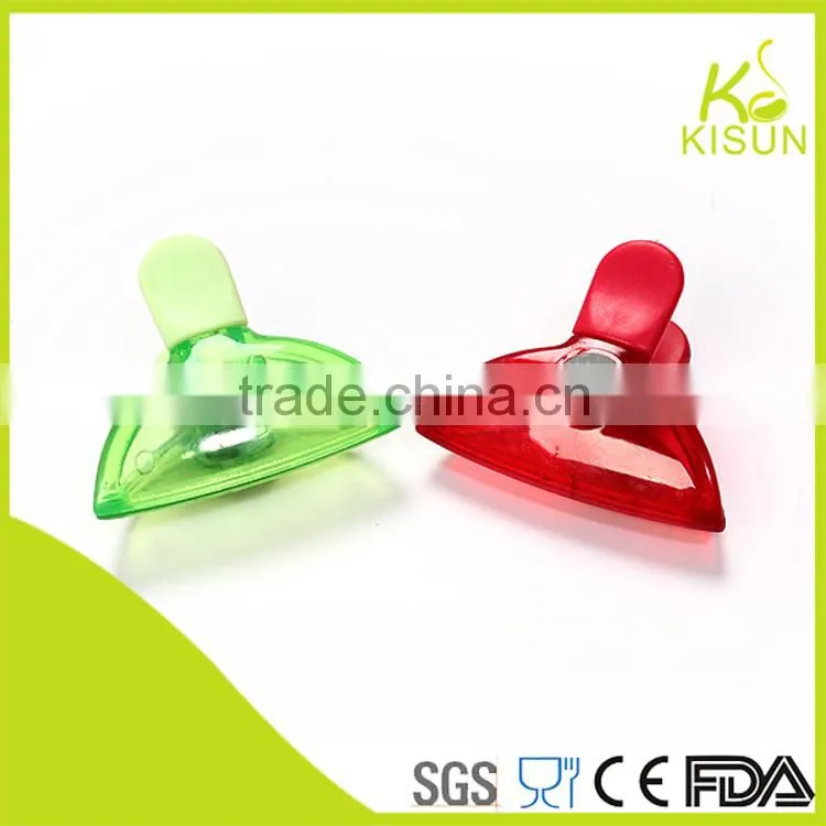 kitchen gadgets colorful mini plastic tongs food bag traps