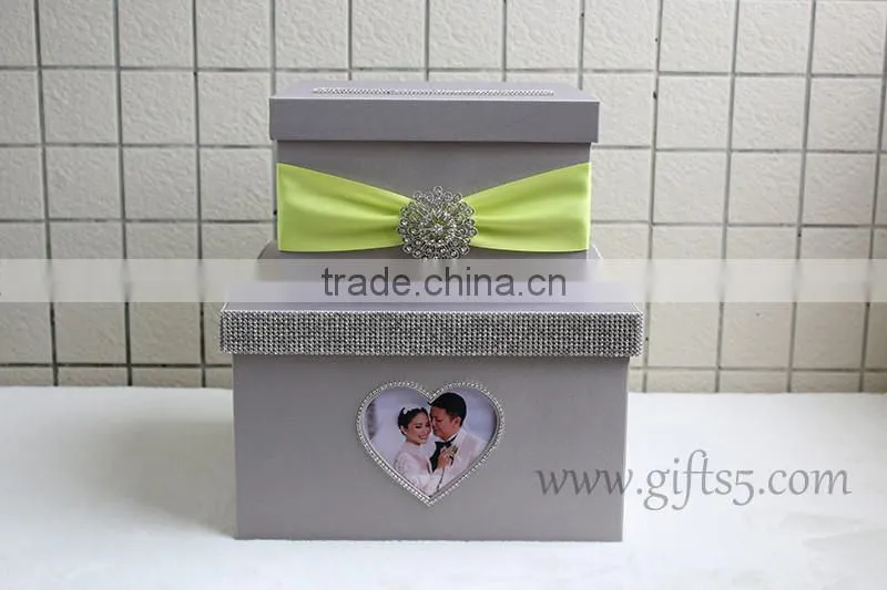 Special card holders with heart shape photo frame for any event