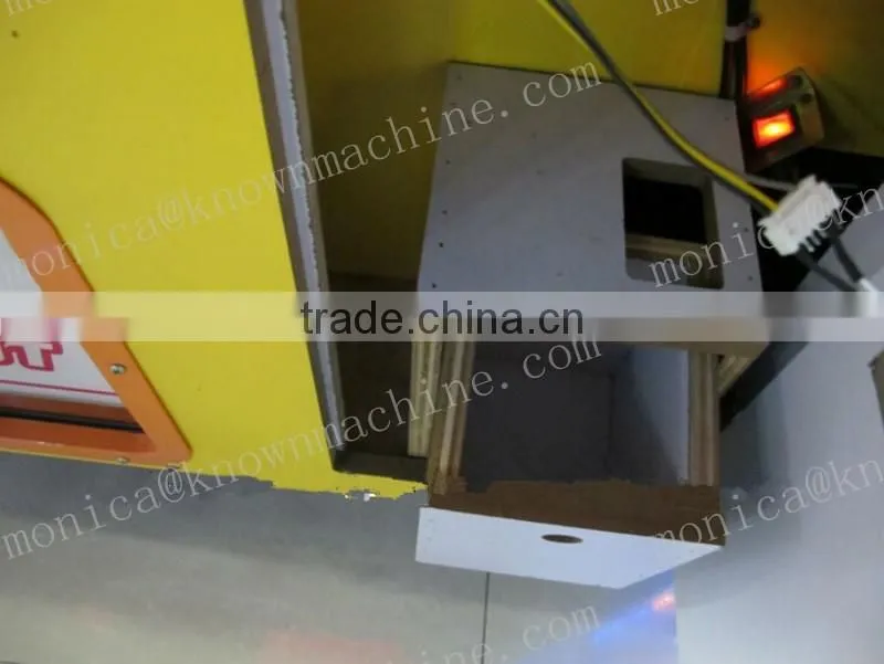 toy claw crane game machine