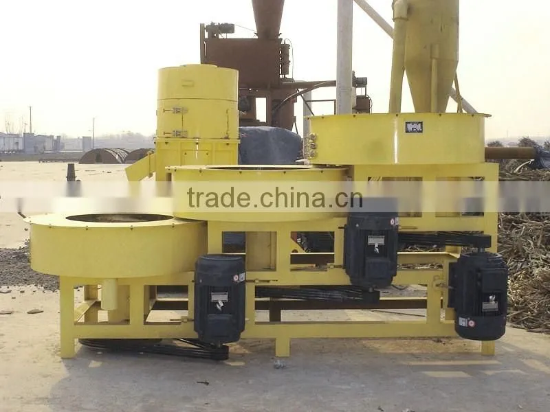 Ball granulator with high speed rotating to make raw materials into ball particle