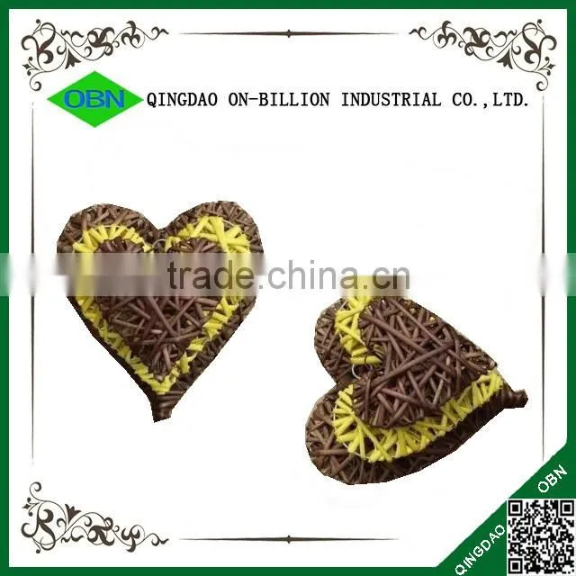 Customized size cheap handmade colored decorative hanging wicker rattan heart