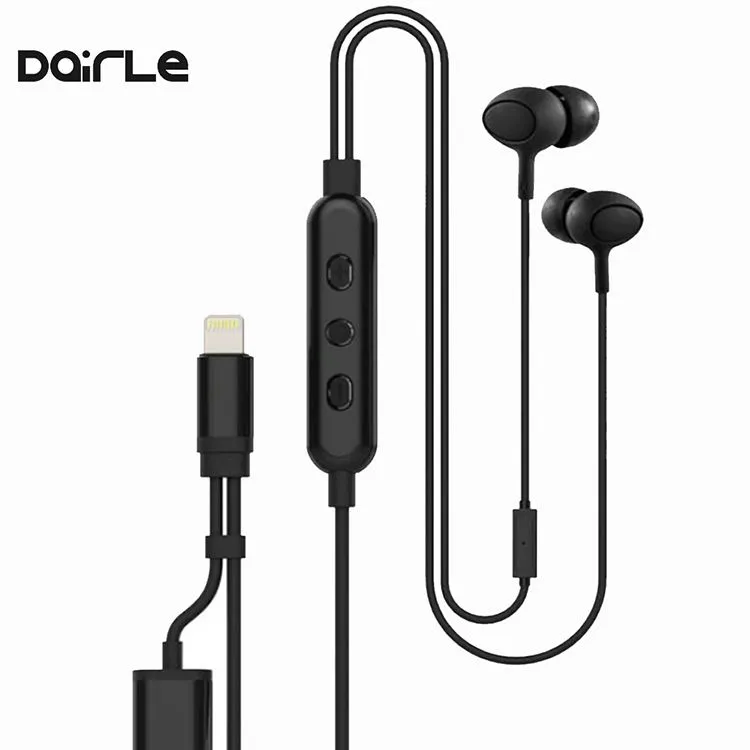 HiFi MFi certified super bass stereo headphone with charging and listening simultaneously for iPhone 8