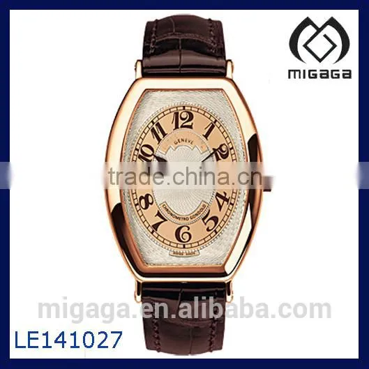 Cambered sapphire-crystal mechanical watch manually