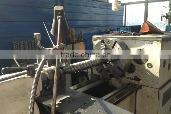 screw element and extruder barrel