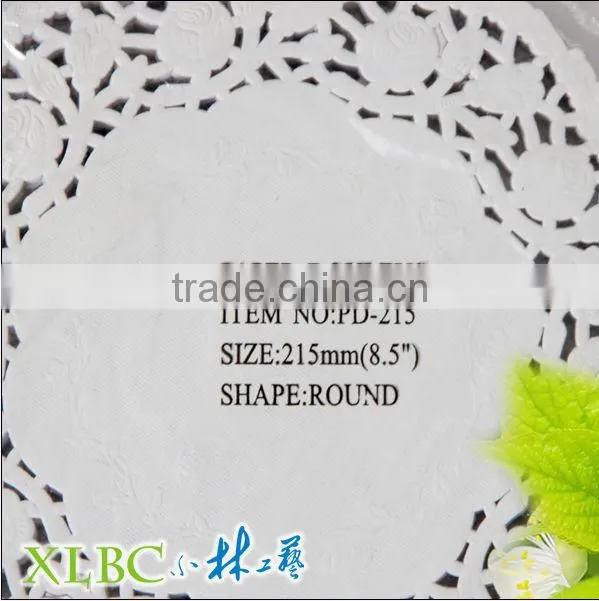 Paper doilies in round shade
