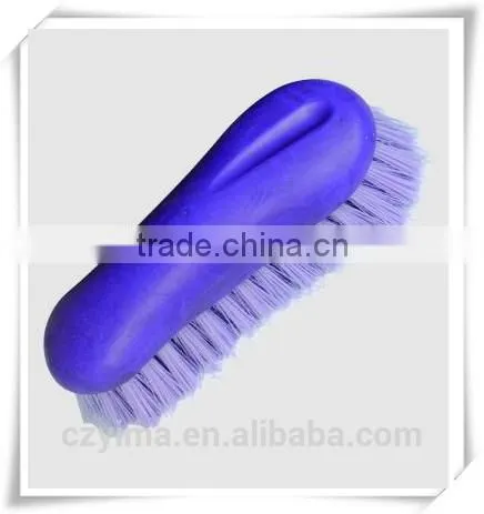 8 shaped horse dandy brush with soft grip