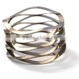 wave spring of different material