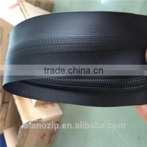 hotmelt weldable 10# big teeth size nylon chain water reeplletn Zipper for dry bag and back pack