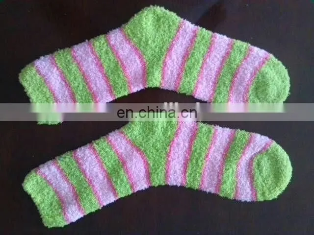 ladies white short socks in winter