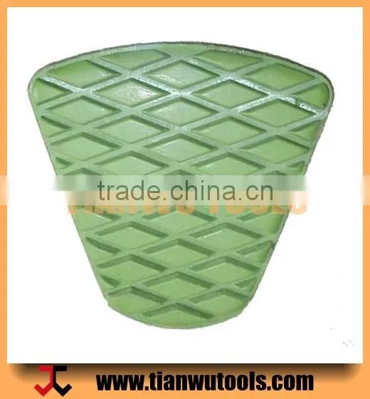 Resin bonding polish pad for floor furnishing