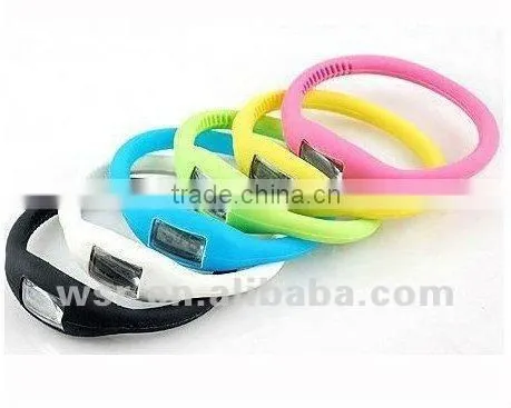 glow in the dark silicone watch bracelet / dark rubber bands in 17 years rubber manufactory China