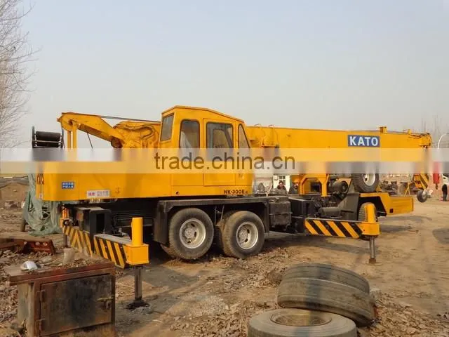 used good condition truck crane,KATO NK300E,original truck crane in cheap price for sale