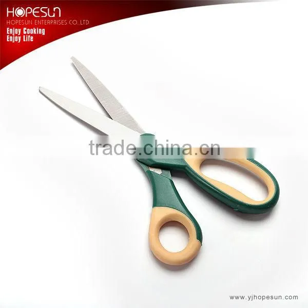 D shaped handle tree scissors