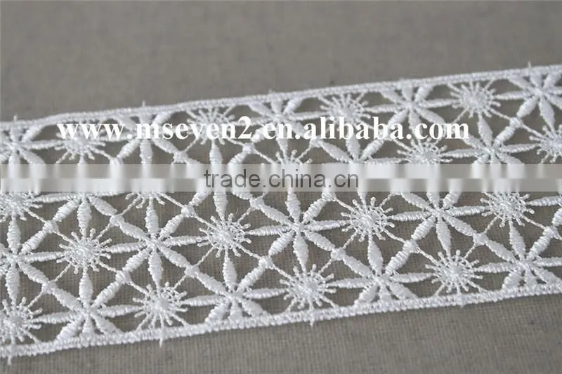 new decoration embroidery lace designs lace in 5cm in white 100% polyester flower pattern embroidery lace trim