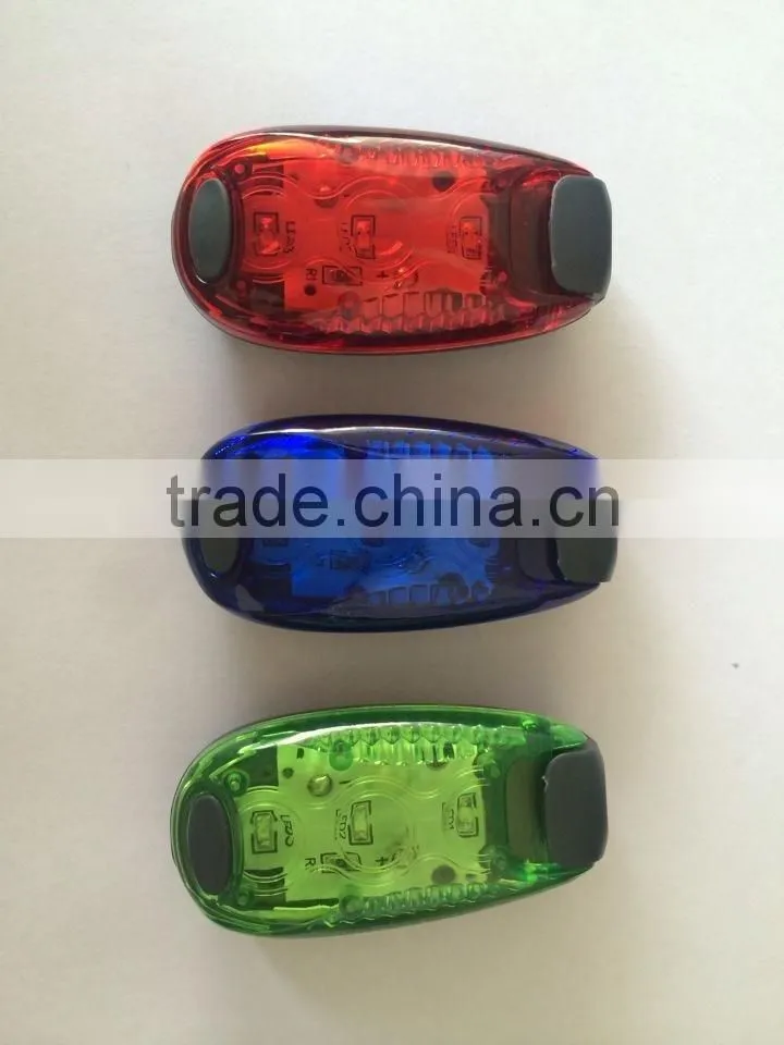 Wholesale promotion cheap safety clip flash running led light